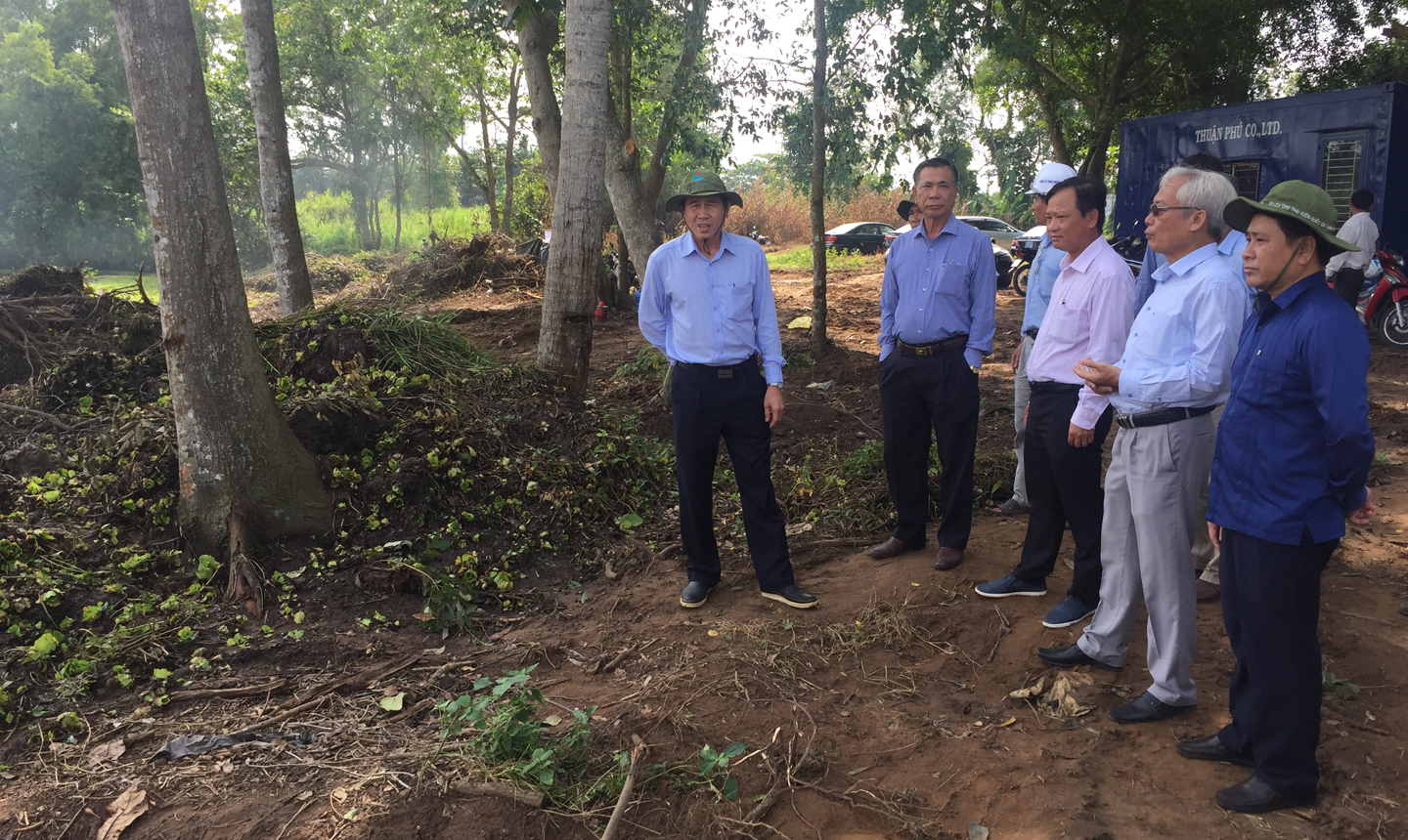 Chủ tịch UBND tỉnh khảo sát tiến độ Dự án Bệnh viện Đa khoa tỉnh Tiền Giang.