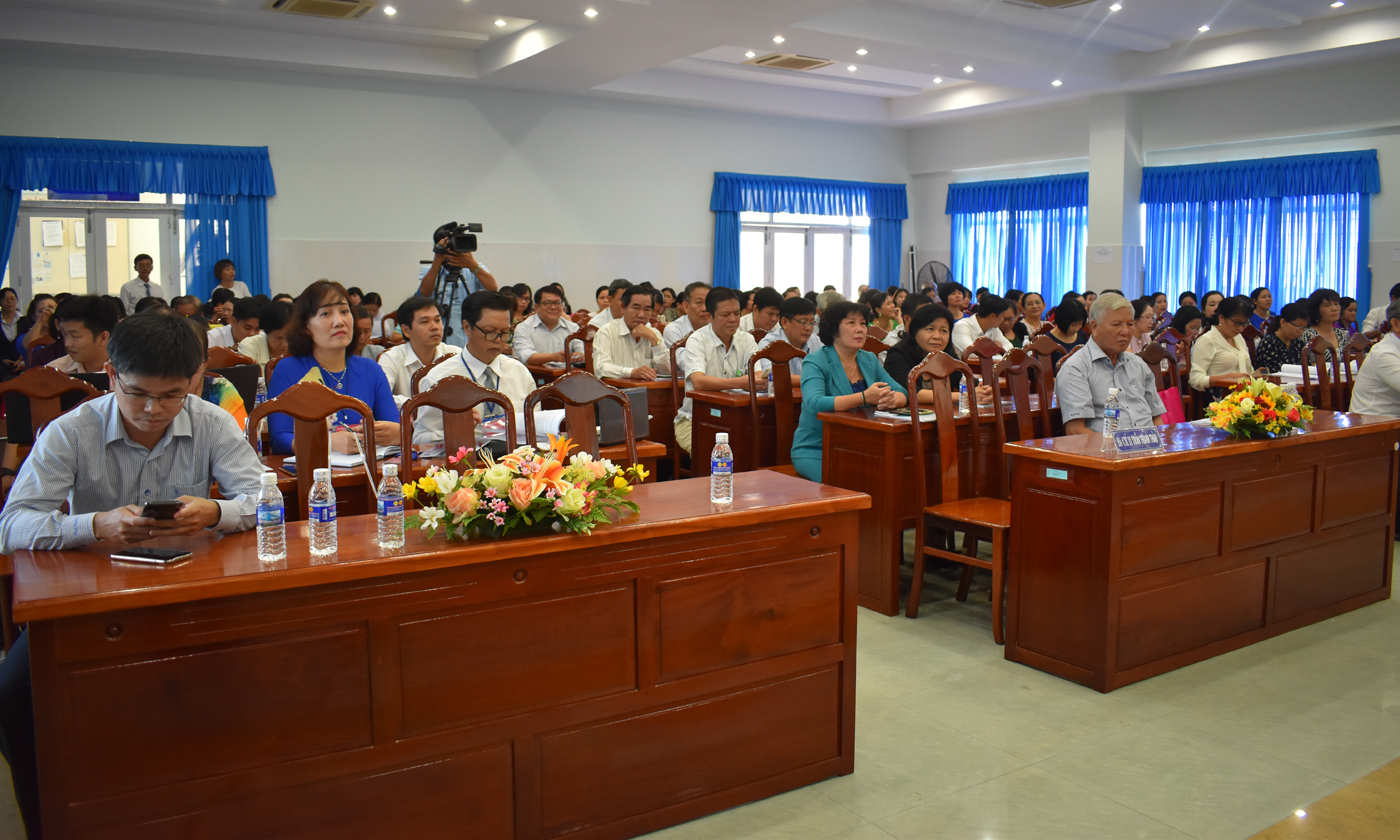 Đại biểu tham dự hội nghị
