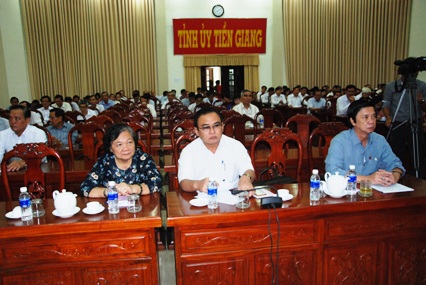 Lãnh đạo chủ chốt cấp tỉnh tham dự hội nghị