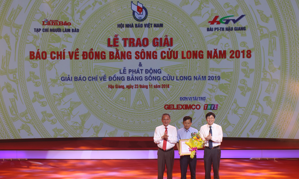 Tác giả Nguyễn Thái Thiện - Báo Ấp Bắc đoạt giải nhất nhóm loại hình báo in và báo điện tử