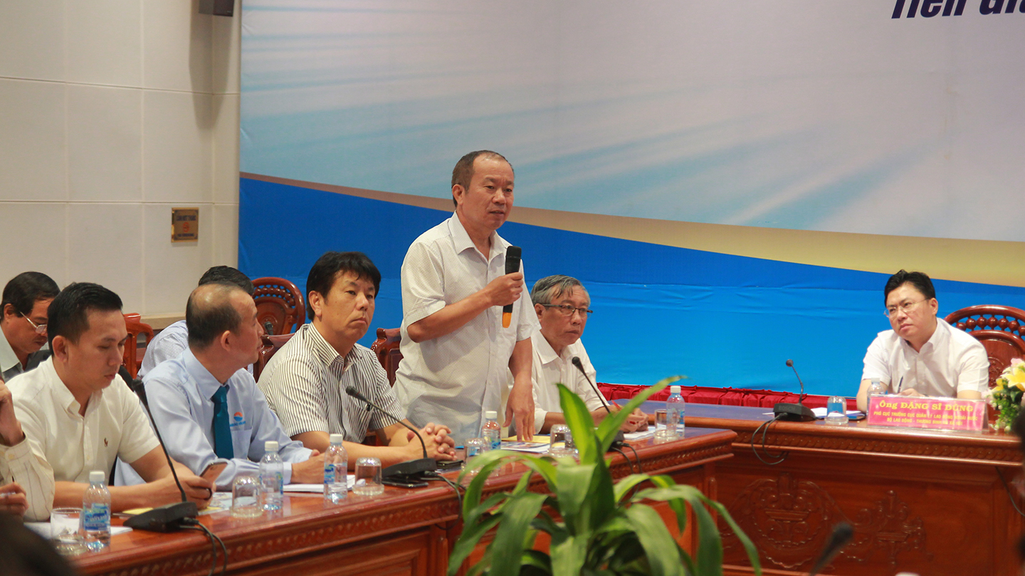 Vụ trưởng Vụ Đào tạo Thường xuyên Tổng cục Giáo dục nghề nghiệp Đào Văn Tiến phát biểu tại Hội nghị.