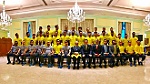 Thủ tướng 93 tuổi của Malaysia vấn an đội nhà