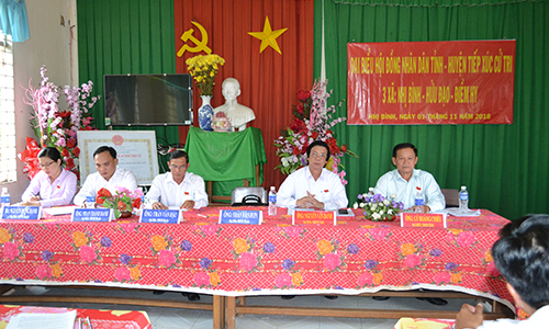 Ủy viên BCH Trung ương Đảng, Bí thư Tỉnh ủy, Chủ tịch HĐND tỉnh Tiền Giang Nguyễn Văn Danh cùng các Đại biểu HĐND tỉnh và đại biểu HĐND huyện Châu Thành 