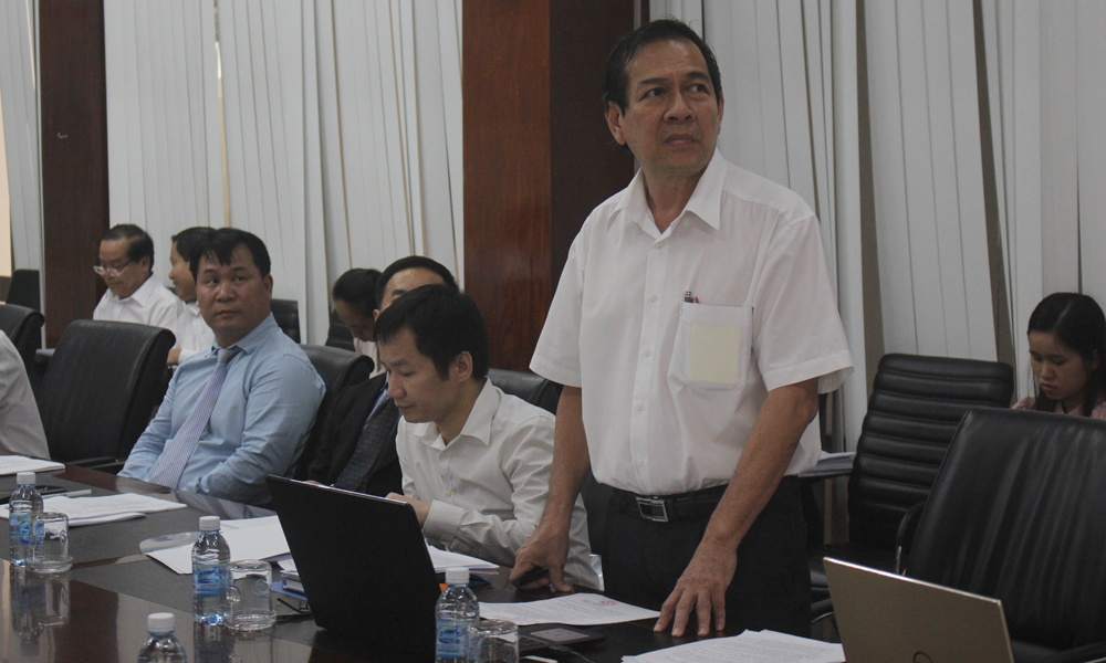 Trưởng Ban Quản lý các KCN tỉnh Cao Minh Tâm phát biểu tại buổi làm việc.