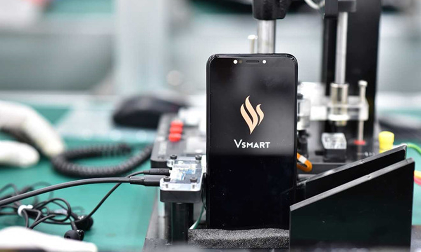 Điện thoại thông minh Vsmart sẽ được bán ra vào ngày 14-12.