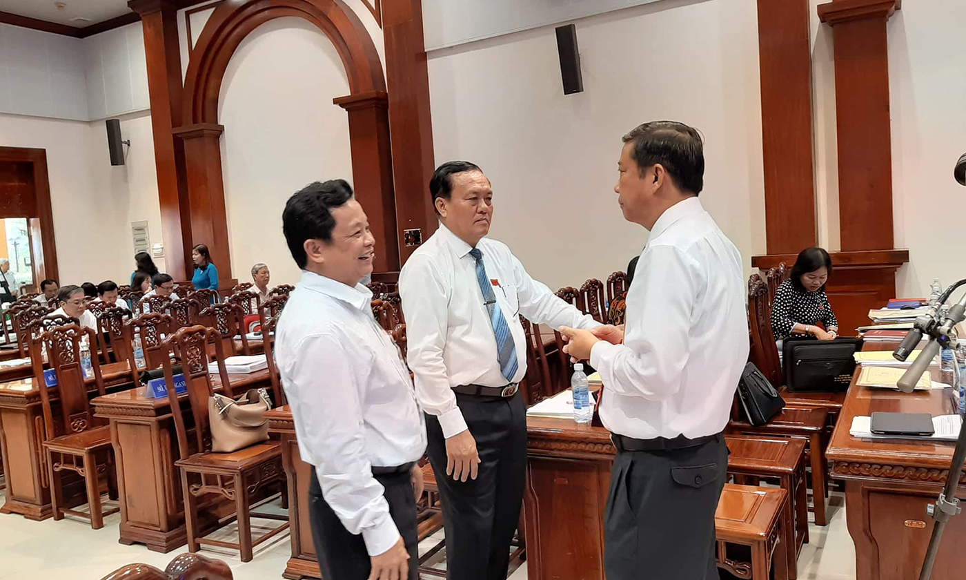 Đại biểu trao đổi trong giờ giải lao
