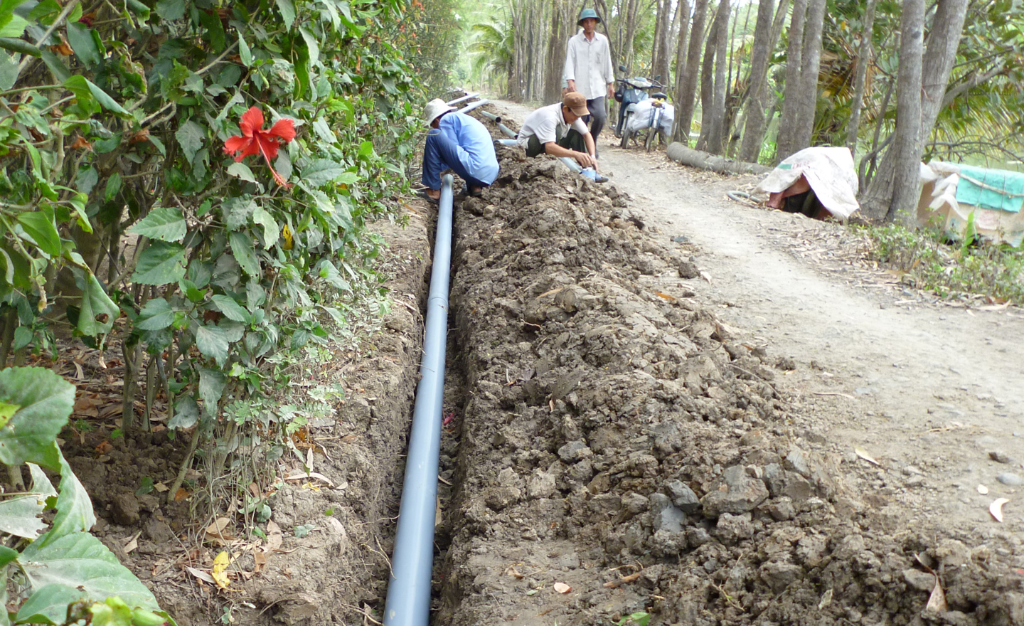 HTX Nông nghiệp Dịch vụ Nông thôn Bình Nhì nâng cấp mở rộng, sửa chữa tuyến ống, đảm bảo đủ nước cung cấp cho các xã viên