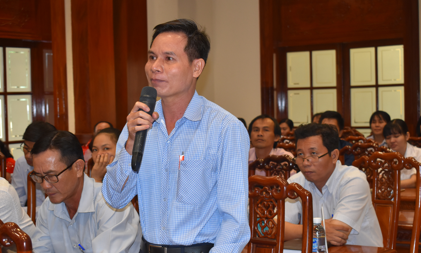 Đại diện bác sĩ các trạm y tế phát biểu