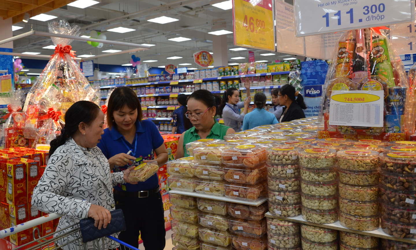 Nhộn nhịp giao thương vào dịp cuối năm.