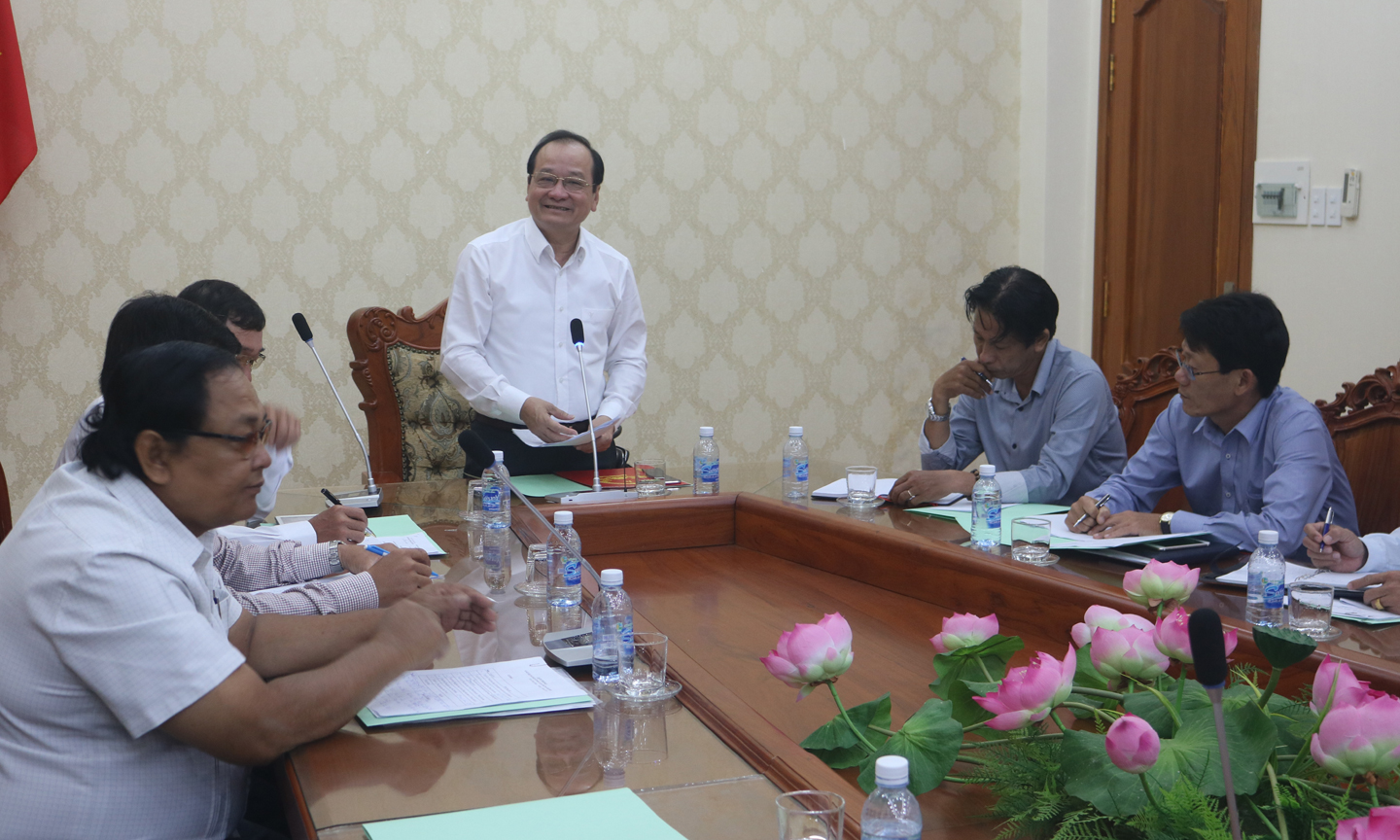 Đồng chí Trần Thanh Đức phát biểu tại cuộc họp.