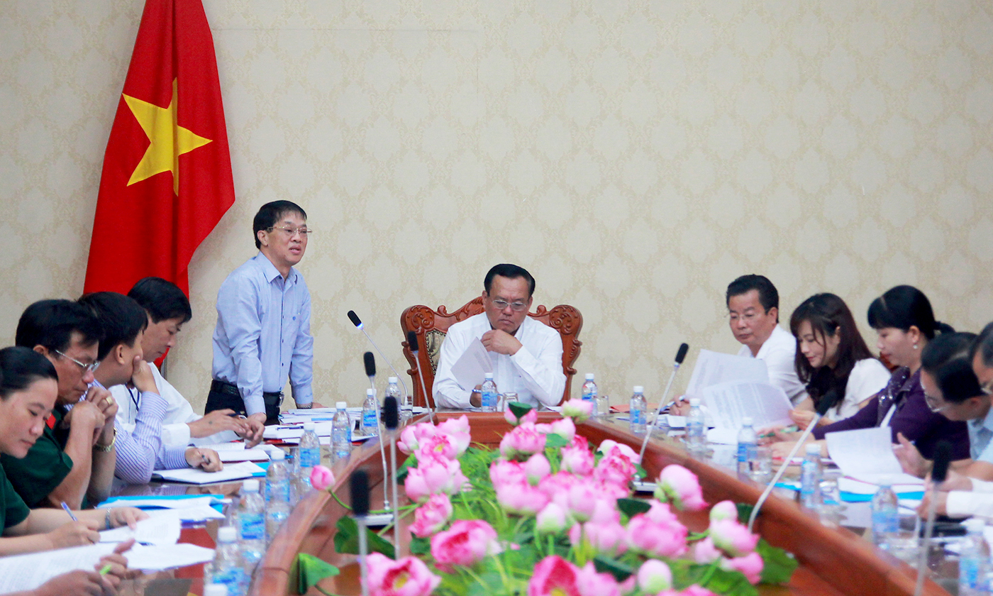 Phó Vụ Trưởng Vụ Chính quyền địa phương Nguyễn Văn Đức phát biểu tại buổi làm việc.