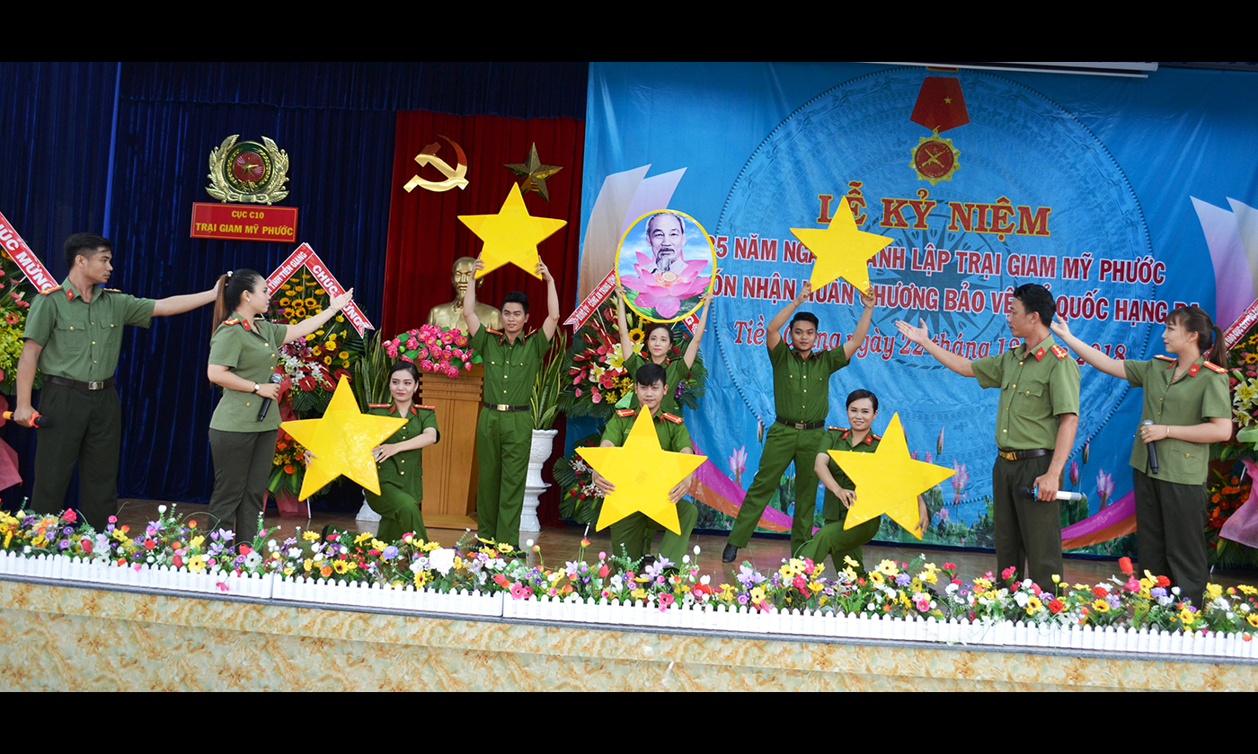 văn nghệ chào mừng
