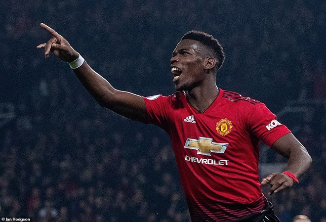 Pogba lập cú đúp giúp Quỷ đỏ tiếp tục thăng hoa.