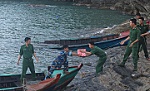 Chúc Tết cán bộ, chiến sĩ và nhân dân đảo Hòn Chuối