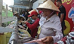 Tặng 1.000 quần áo mới cho người có hoàn cảnh khó khăn