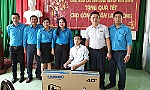 Tặng 50 phần quà cho công nhân có hoàn cảnh khó khăn