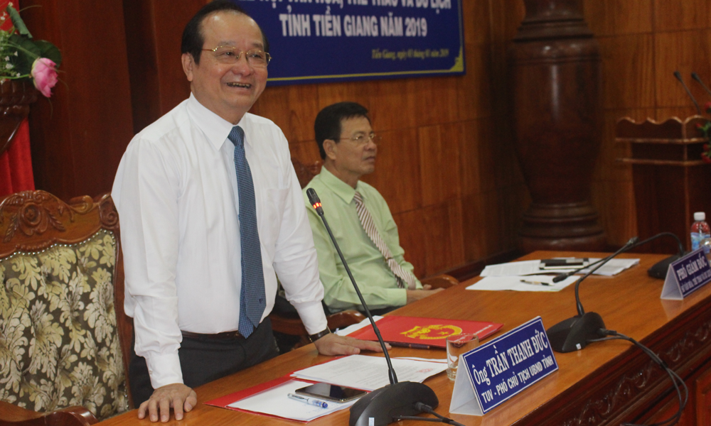 Phó Chủ tịch UBND tỉnh Trần Thanh Đức phát biểu tại buổi họp báo.