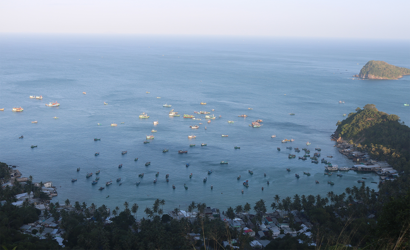 Vịnh biển đẹp trên Quần đảo Nam Du.