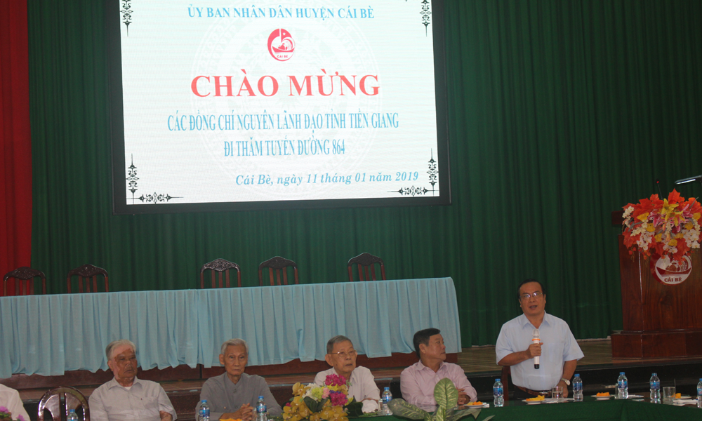 Phó Chủ tịch UBND tỉnh Phạm Anh Tuấn thông tin về tuyến đường tỉnh 864.