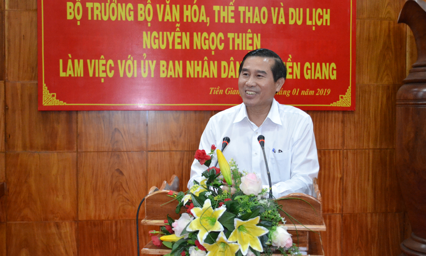 ông Lê Văn Hưởng, Phó Bí thư Tỉnh ủy, Chủ tịch UBND tỉnh phát biểu tại buổi làm việc