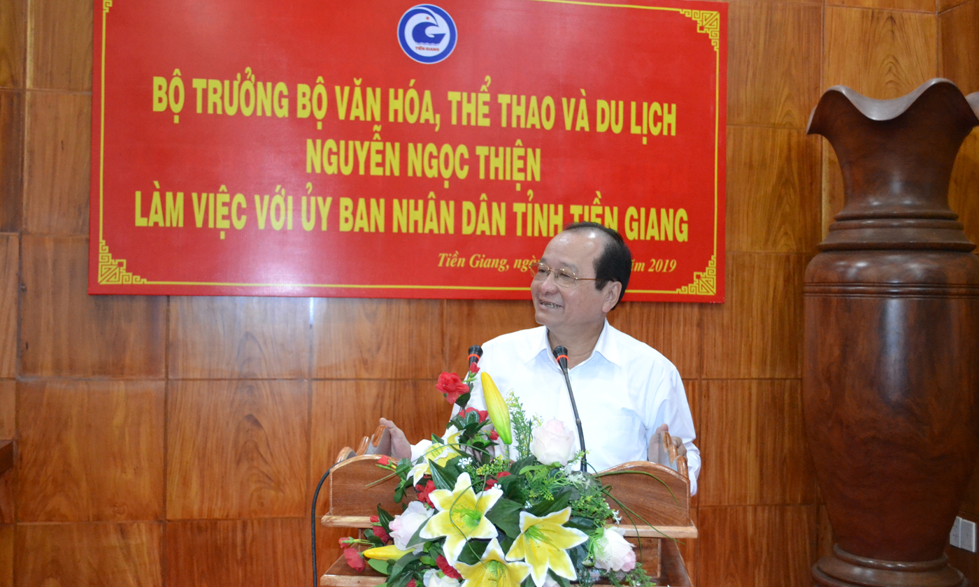 Ông Trần Thanh Đức Phó Chủ tịch UBND tỉnh phát biểu tại cuộc họp