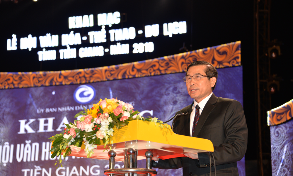 Đồng chí Lê Văn Hưởng phát biểu tại Lễ khai mạc.