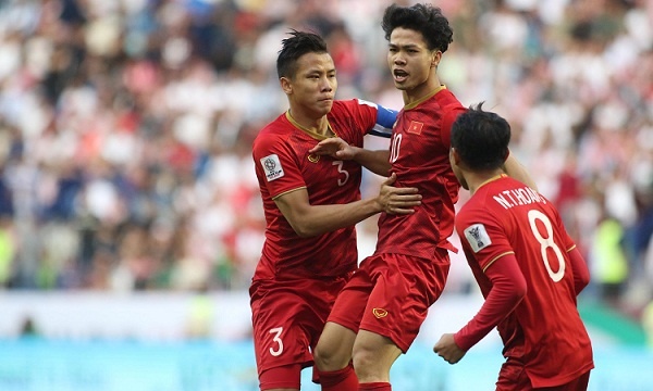 Công Phượng ăn mừng sau khi ghi bàn thắng gỡ hòa 1-1. Ảnh: Vnexpress.net