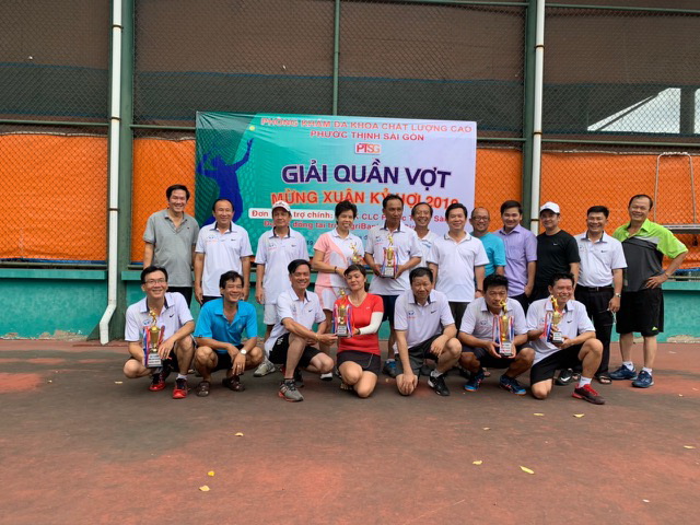 Các đội chụp ảnh lưu niệm