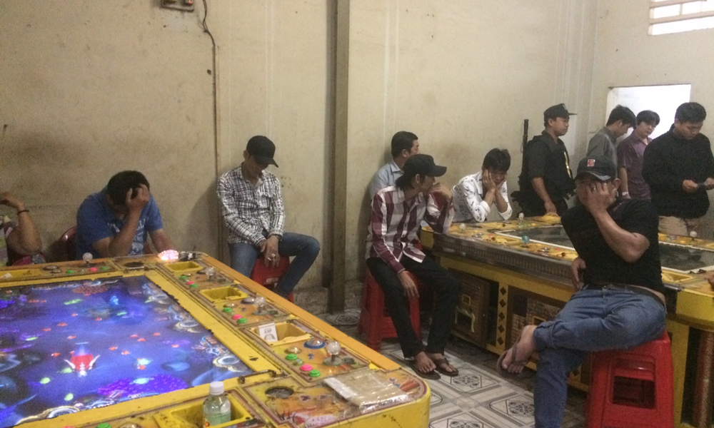  Các đối tượng bị bắt quả tang khi chơi game bắn cá.