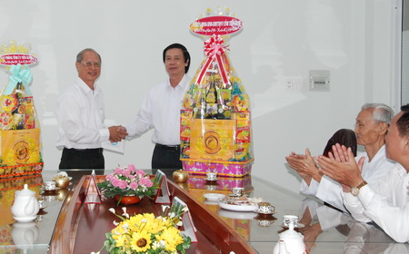 Bí thư Tỉnh ủy Nguyễn Văn Danh chúc Tết huyện ủy Tân Phước