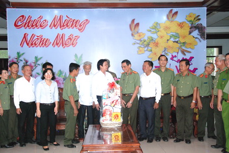  Bí thư Tỉnh ủy Nguyễn Văn Danh  trân trọng gửi lời chúc xuân an lành đến cán bộ, chiến sĩ Công an Tiền Giang