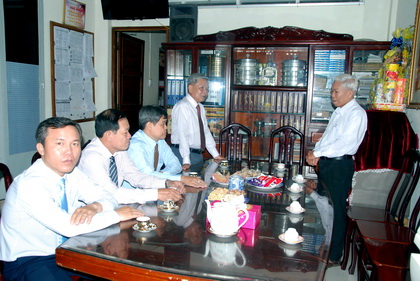 Trưởng Ban Dân vận Tỉnh ủy Trần Long Thôn trân trọng gửi lời chúc xuân an lành đến toàn thể chức sắc, chức việc và tín hữu Hội thánh Tin Lành Việt Nam (Miền Nam) tỉnh Tiền Giang