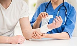 Tại sao các vết thương thường ngứa khi chúng đang lành lại?