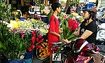 Nhộn nhịp thị trường hoa quả Rằm tháng Giêng