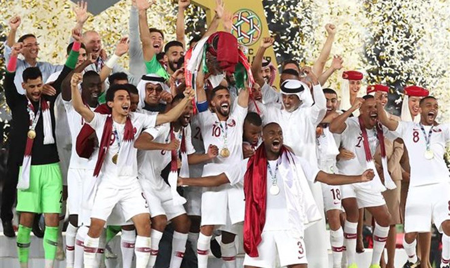 Giây phút đăng quang vô địch Asian Cup 2019 của tuyển Qatar sau khi thắng thuyết phục Nhật Bản 3-1 trong trận chung kết ở Abu Dhabi, Các Tiểu vương quốc Arập thống nhất (UAE) ngày 1/2/2019. (Ảnh: TTXVN phát)