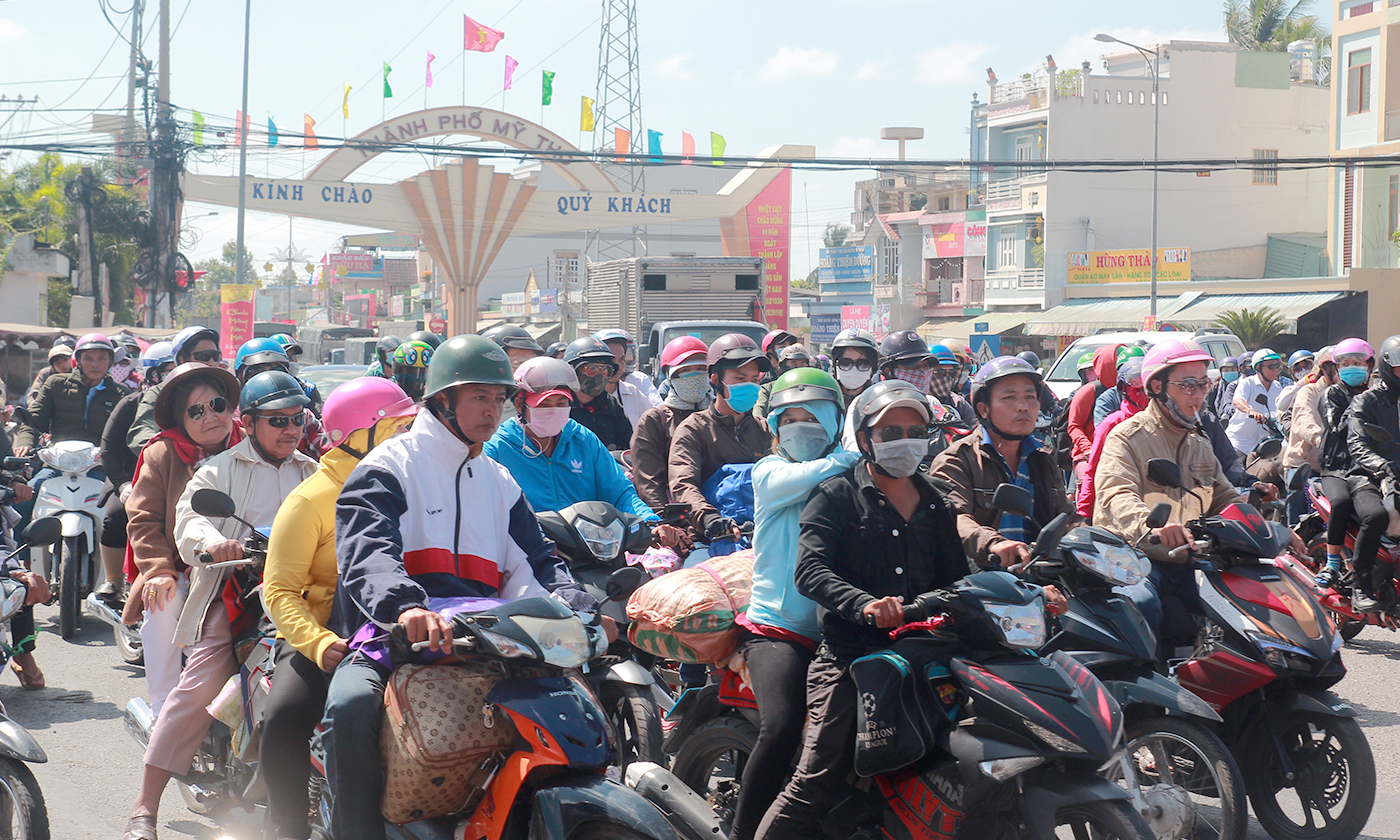 lưu lượng xe qua ngã ba Trung Lương di chuyển chậm.