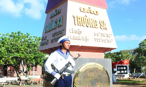 Vui Tết nhưng không quên nhiệm vụ, CB-CS Trường Sa vẫn thực hiện nhiệm vụ bảo vệ quần đảo thiêng liêng của Tổ quốc để cái Tết cổ truyền được trọn vẹn, yên bình.