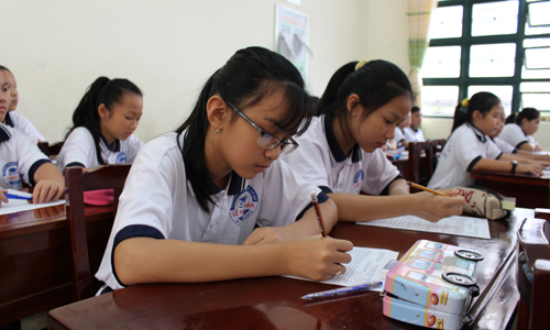 Các em học sinh bước vào chương trình học kỳ 2 sau tết. 