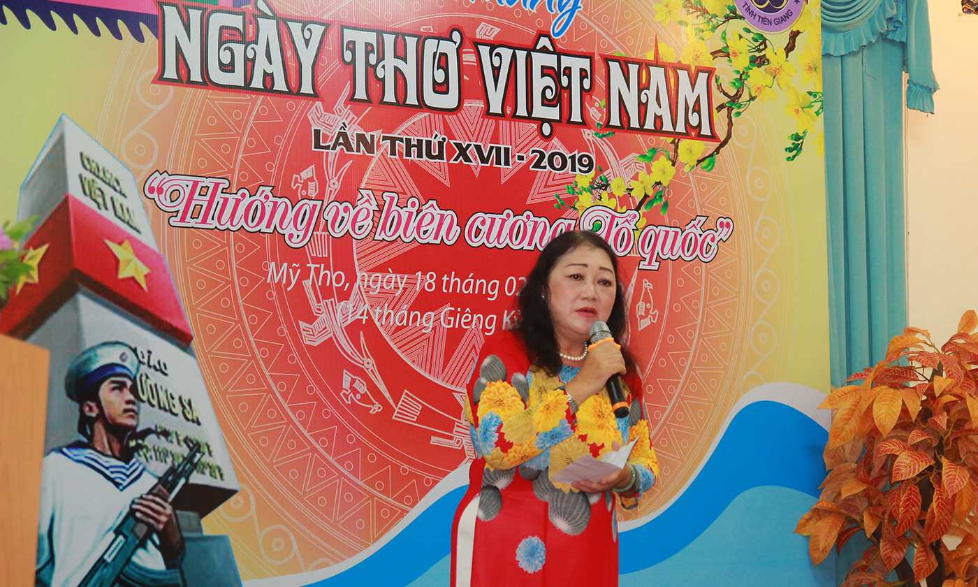 Bài thơ “Hoa tháng mười ba” của nhà thơ La Quốc Tiến qua giọng ngâm của nghệ sĩ Hải Lý.