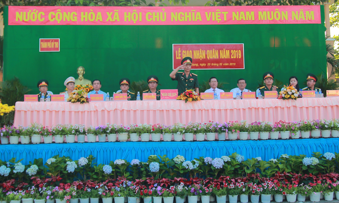 Đoàn Chủ tịch.