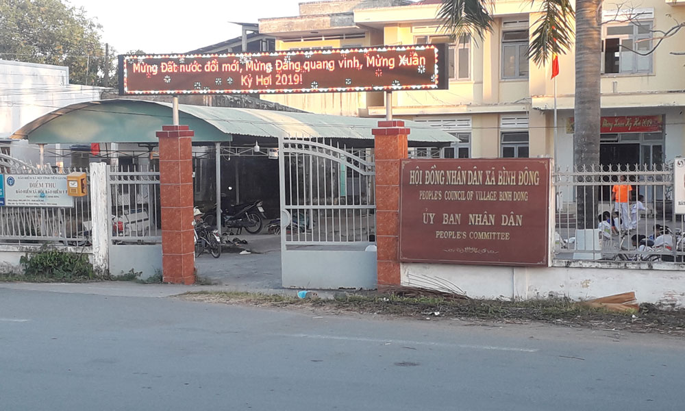 UBND xã Bình Đông nơi bà Hồng, Lộc làm việc.