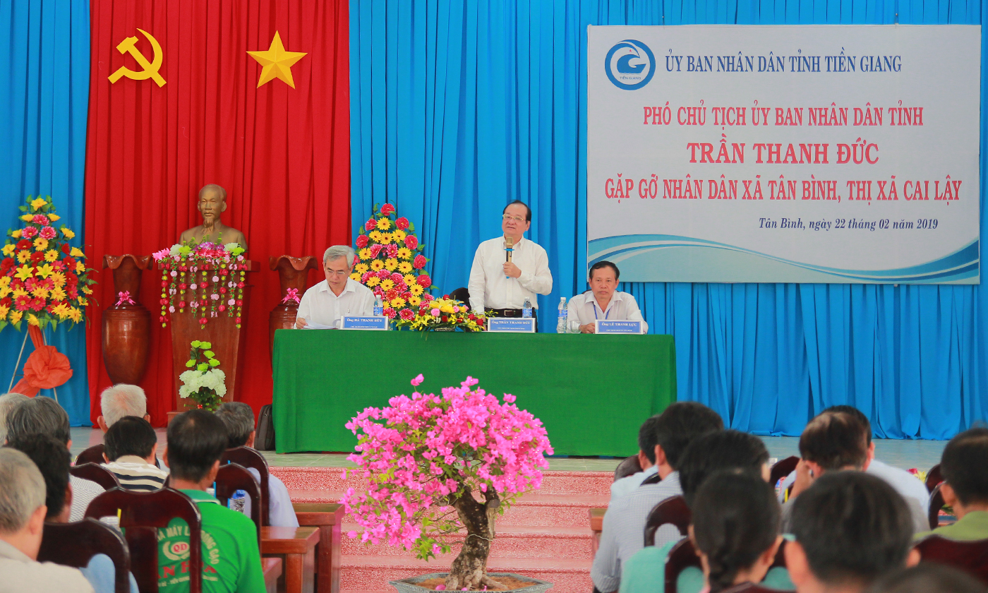 Phó Chủ tịch UBND tỉnh Trần Thanh Đức phát biểu tại buổi gặp gỡ.