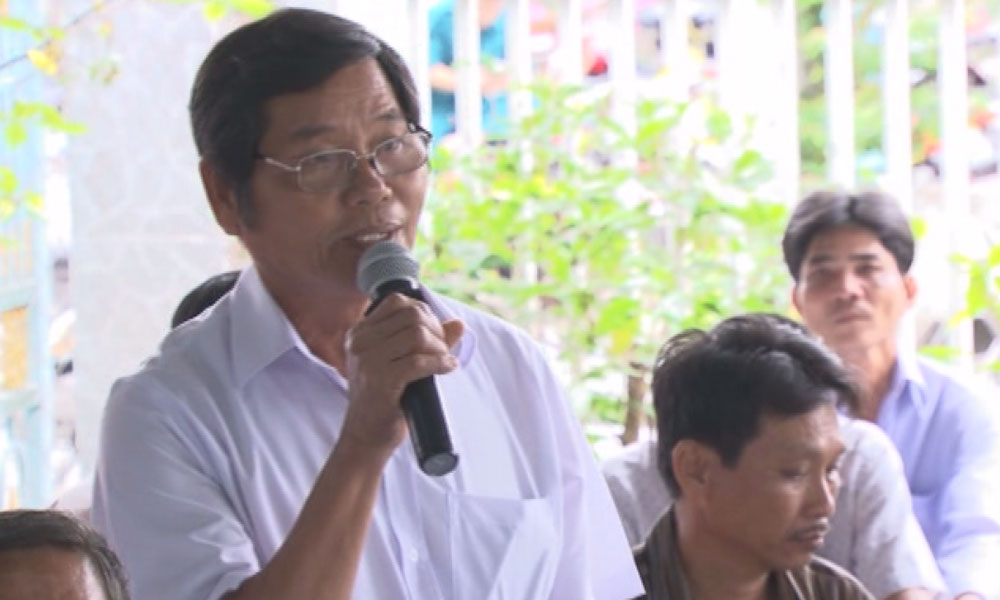 Người dân tham gia ý kiến.