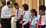 Trao học bổng, xe đạp cho 65 học sinh khuyết tật, mồ côi