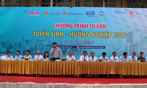 Ban tư vấn tuyển sinh. 