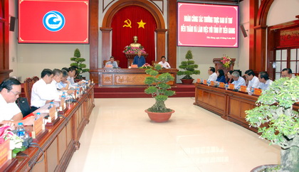 Quang cảnh buổi làm việc