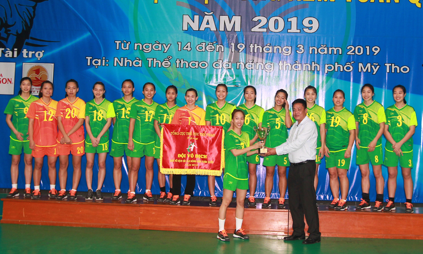 CLB nóng ném nữ Hà Nội đã giành ngôi vô địch.