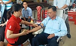 Tiếp nhận gần 400 đơn vị máu