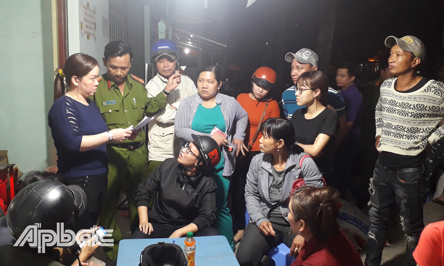 Nhiều người đến cơ quan Công an tố giác bị bà Vân lừa đảo.