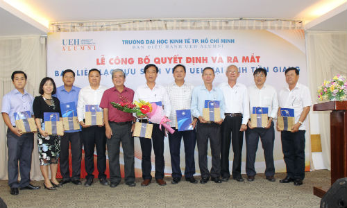 Các thành viên trong ban liên lạc. 